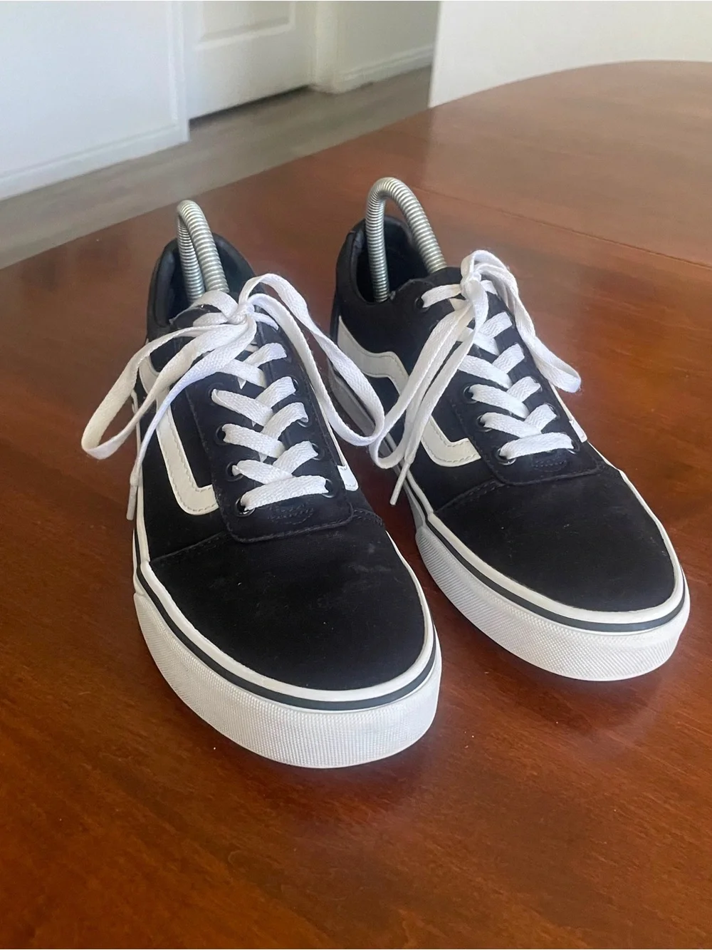 VANS Old Skool Men's Black/White Low Top Lace-Up Sneakers Solid Women’s 9.5